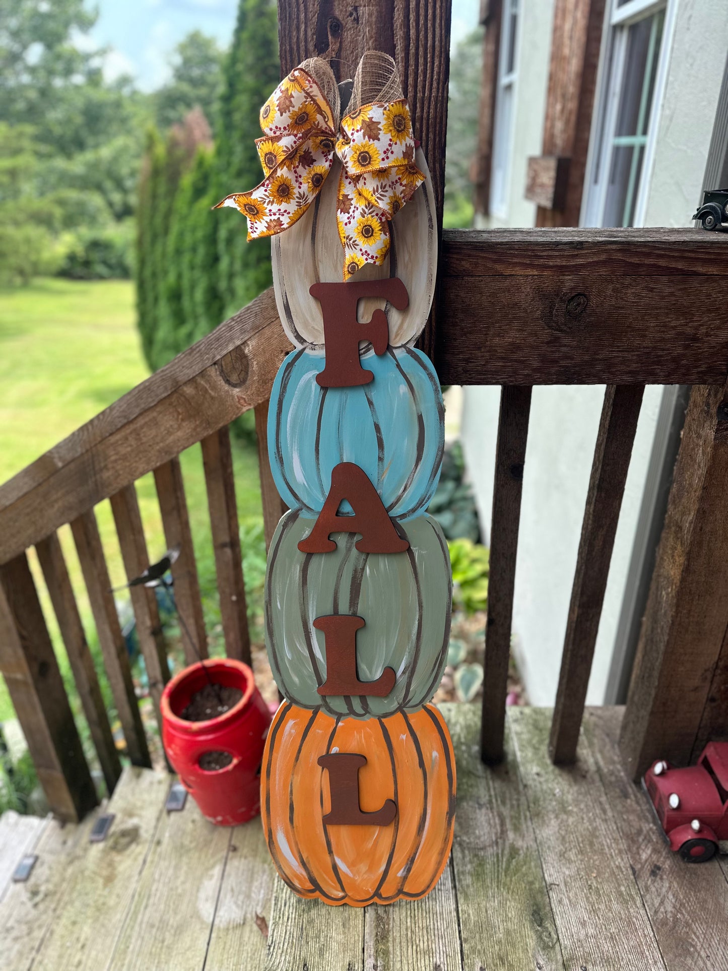Stacked Wooden Pumpkin Porch Leaner