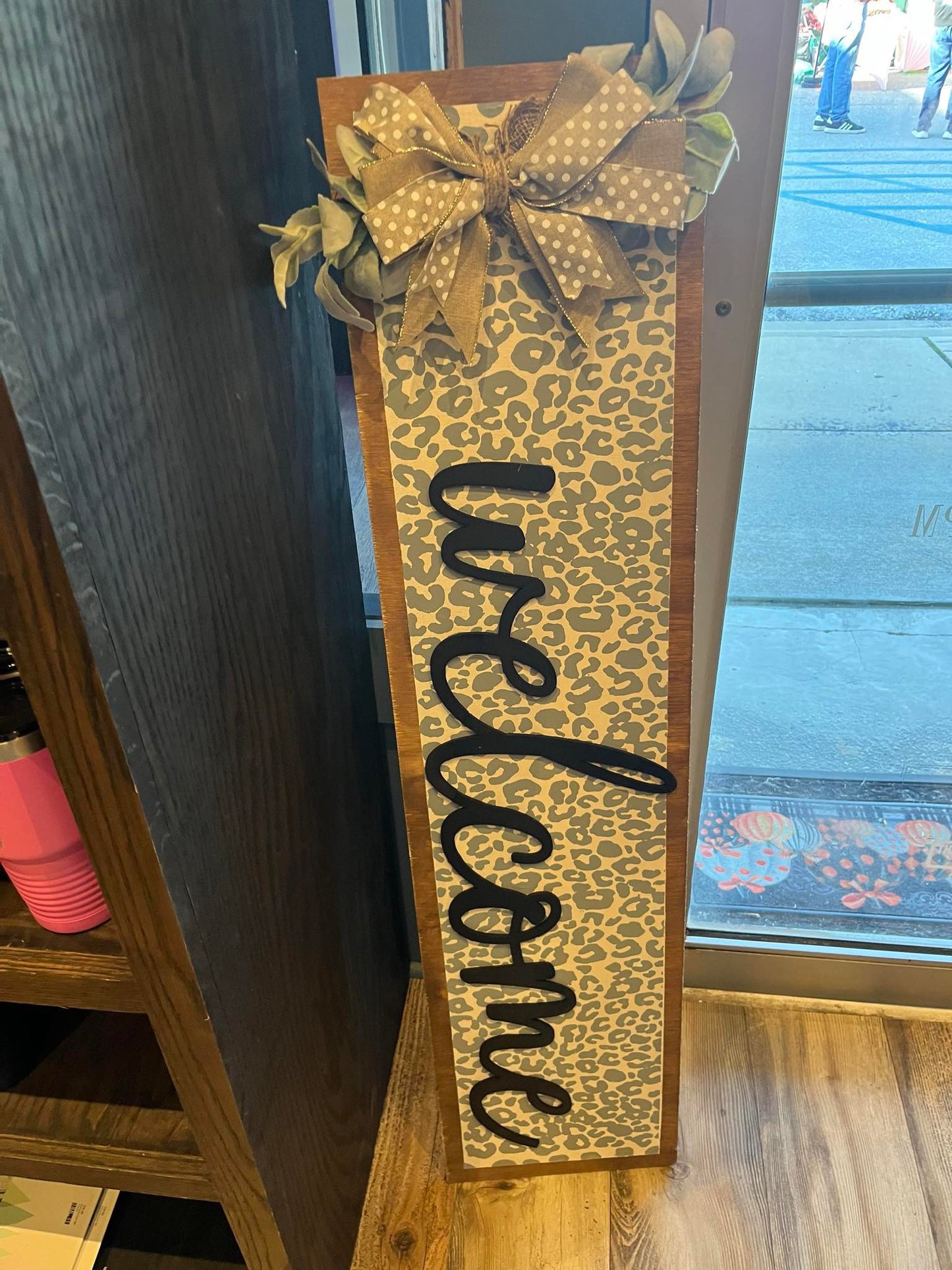 Welcome Leopard Porch Leaner
