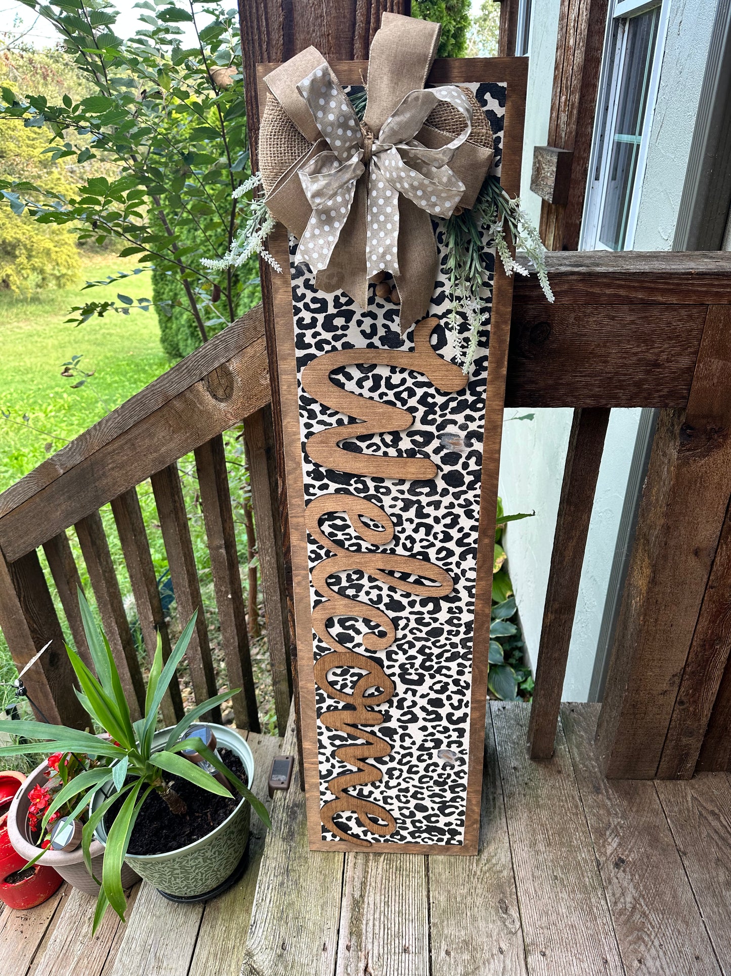 Welcome Leopard (Black-Rustic White) Porch Leaner